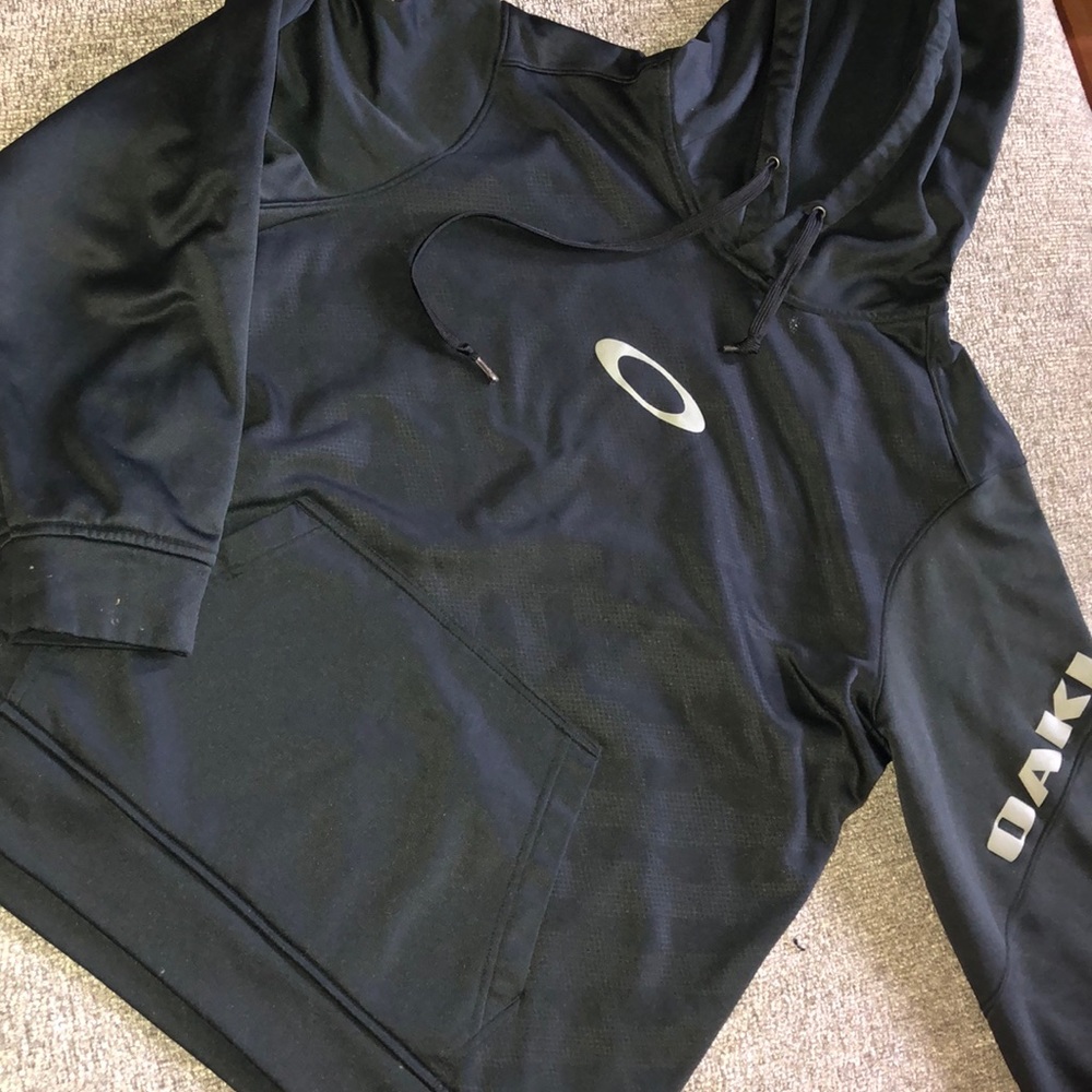 Oakley sweatshirt